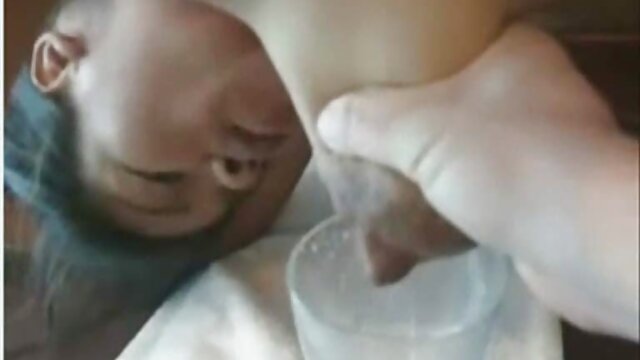 Obľúbený :  Pevný zadok nadržanej baby sa prediera Dospelých video 