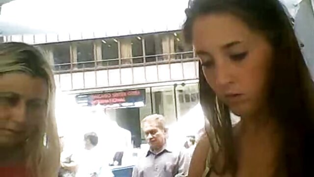 Obľúbený :  Mladá krásna brunetka v prdeli pred svojím priateľom Dospelých video 